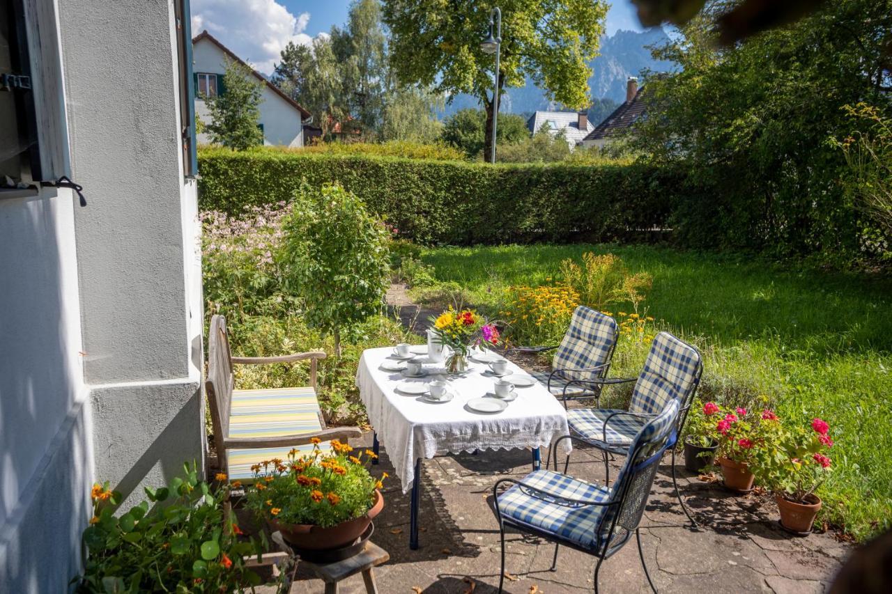 Landhauswohnung Mit Wildromantischem Garten Füssen Buitenkant foto