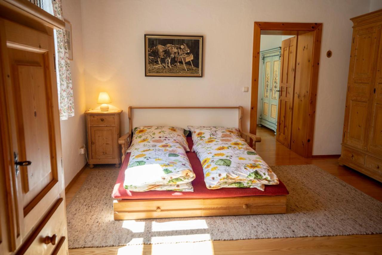Landhauswohnung Mit Wildromantischem Garten Füssen Buitenkant foto