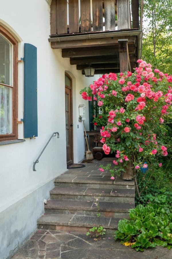 Landhauswohnung Mit Wildromantischem Garten Füssen Buitenkant foto