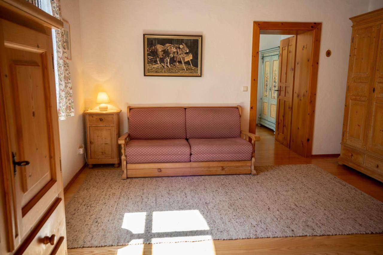 Landhauswohnung Mit Wildromantischem Garten Füssen Buitenkant foto