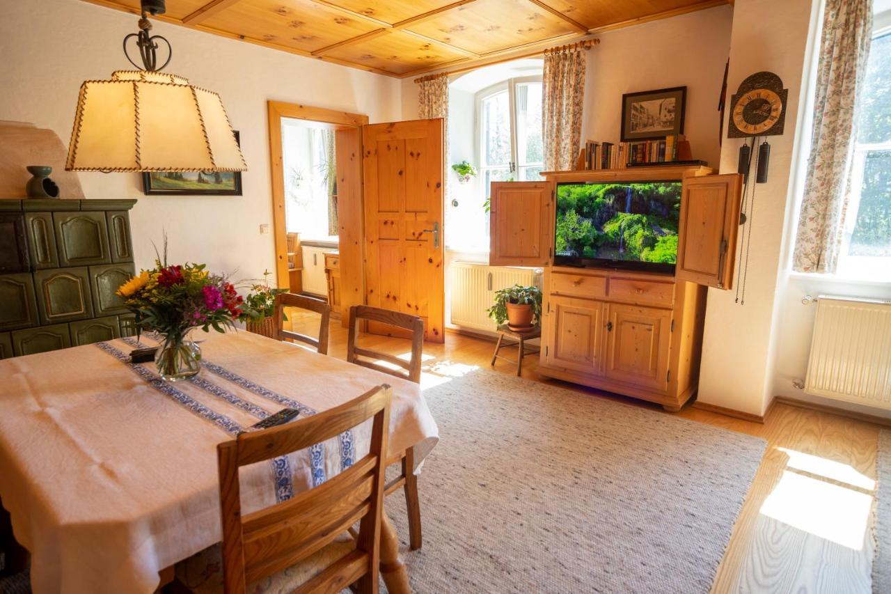 Landhauswohnung Mit Wildromantischem Garten Füssen Buitenkant foto