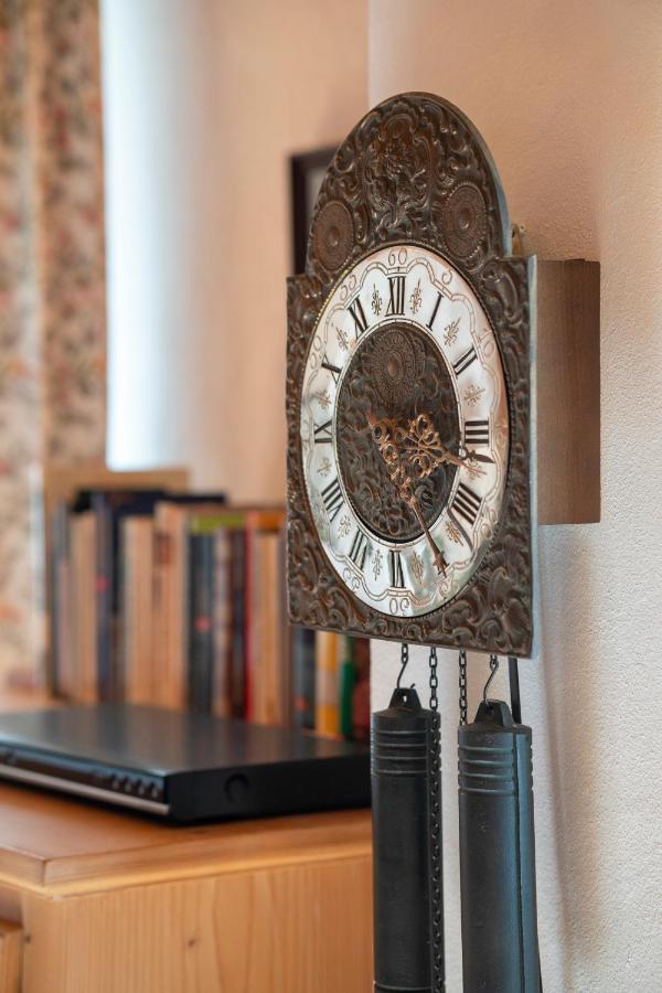 Landhauswohnung Mit Wildromantischem Garten Füssen Buitenkant foto